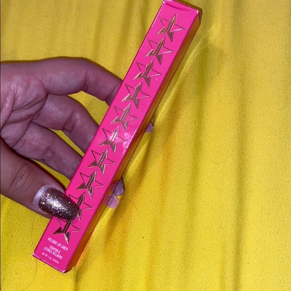 JStar lip liner in Redrum